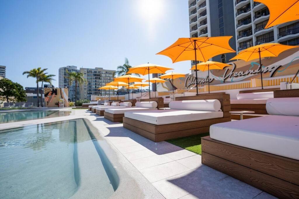 Tropical Lux At Cali Beach Club Gold Coast Exterior photo